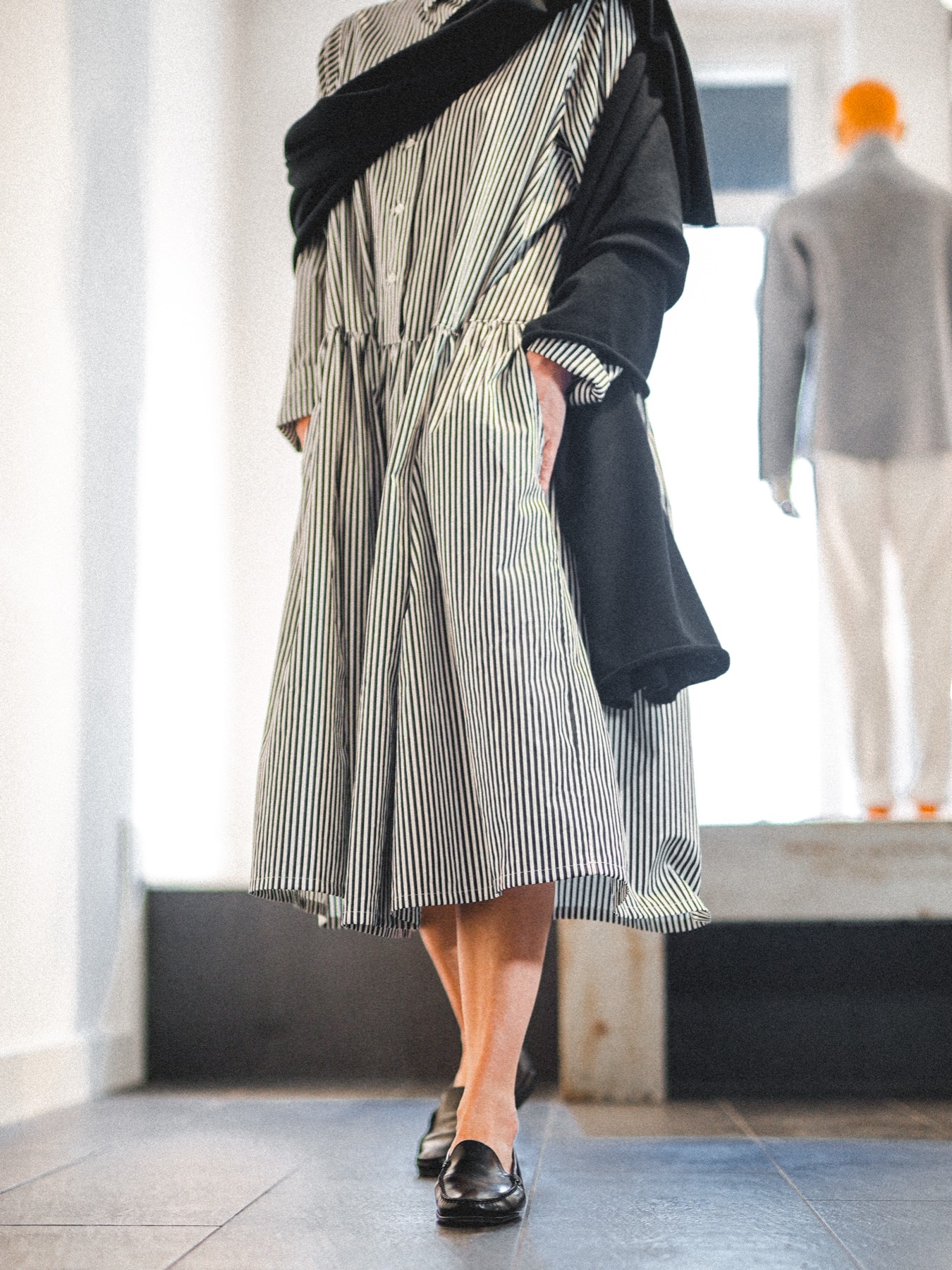 Gestreiftes Hemdblusenkleid, Ganzansicht